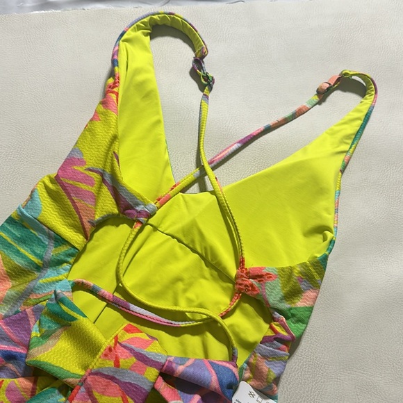 NWT Becca Women's Costa Bella Kali V Neck One Piece Swimsuit - Picture 11 of 13
